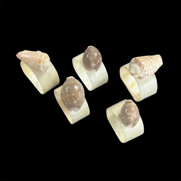 Vintage 1960s Capiz Shell Napkin Rings with Shells Set of 5 - Picture 1 of 8
